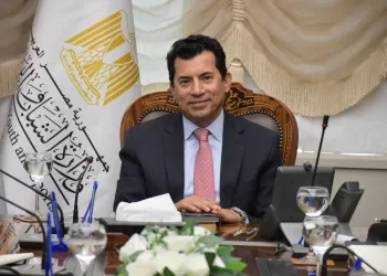 «صبحي» يُهنئ البطل سيف عيسى بذهبية العالم في التايكوندو 2 - جريدة الجمهورية «صبحي» يطلق برنامج متكامل لزيارات الشباب إلى سيناء