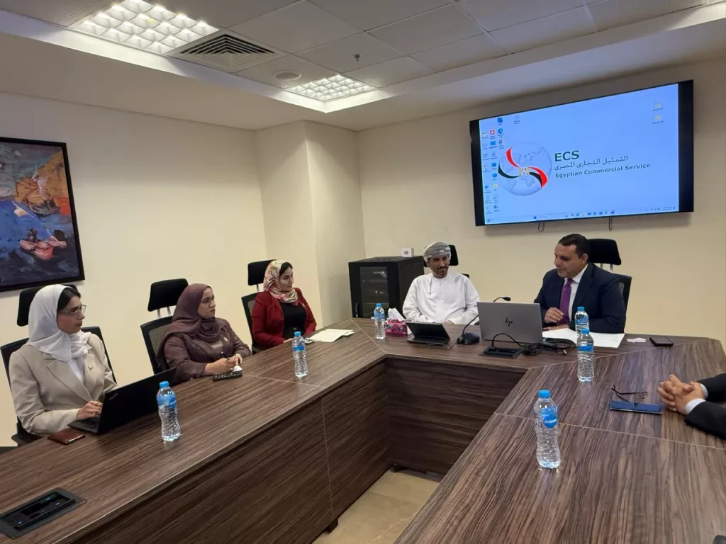 رئيس التمثيل التجاري المصري يفتتح البرنامج التدريبي للمُلحقين التجاريين العُمانيين 2 - جريدة الجمهورية IMG 20251026 WA0070 - جريدة الجمهورية