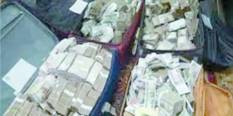 الأشرار الأربعة جمعوا 70 مليونًا من بيع «السموم» 1 - جريدة الجمهورية غضب فى بيراميدز