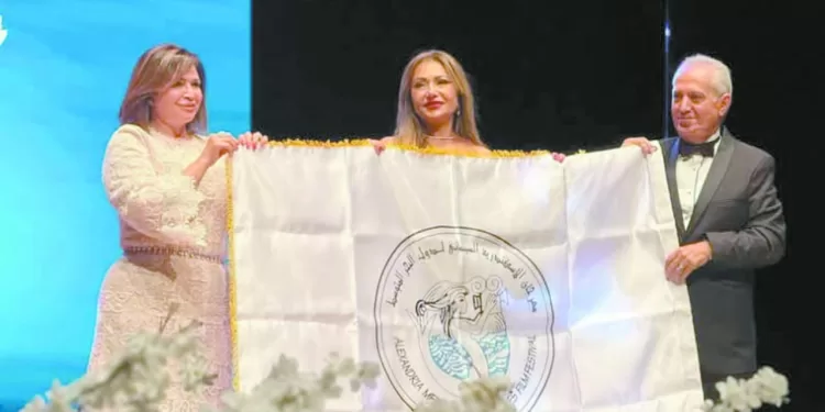 ليلى علوى لـ«الجمهورية» : «المصير» غير شخصيتى .. وعشت فيه أصعب مواقف حياتى 1 - جريدة الجمهورية غضب فى بيراميدز