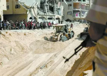 الاحتلال يسمح لحماس بالبحث عن جثامين المحتجزين فى مناطق «الخط الأصفر» 2 - جريدة الجمهورية غضب فى بيراميدز