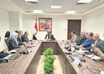 نائب وزير الإسكان يبحث مع تحالف المقاولون العرب وشركة عالمية فرص الاستثمار في تحلية مياه البحر 2 - جريدة الجمهورية نائب وزير الإسكان يبحث مع تحالف المقاولون العرب وشركة عالمية فرص الاستثمار في تحلية مياه البحر