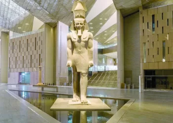 عيسى زيدان: مركب خوفو ترحب بالزائرين.. وقناع توت عنخ آمون الذهبى جوهرة المعروضات 4 - جريدة الجمهورية غضب فى بيراميدز