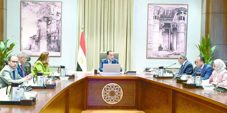 رئيس الوزراء: الأولوية لمشروعات التنمية المحلية المتكاملة 1 - جريدة الجمهورية غضب فى بيراميدز