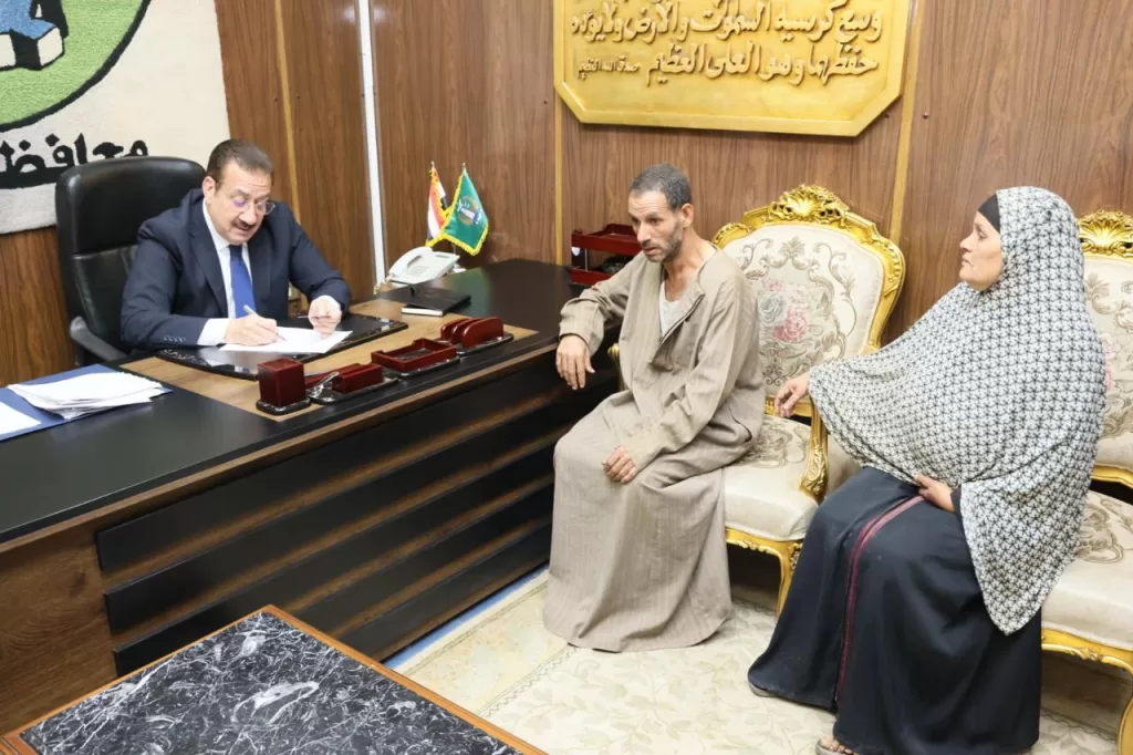 محافظ المنوفية يلتقي 12 حالة إنسانية ويقدم رعاية شاملة بقيمة ربع مليون جنيه 5 - جريدة الجمهورية IMG 20251028 WA0029 - جريدة الجمهورية