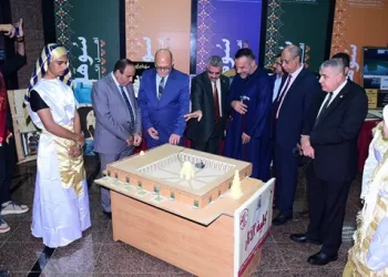 قبل ساعات من الافتتاح.. جامعة سوهاج تضيء ذاكرة الوطن بمعرض فني ضخم احتفالاً بـ «المتحف المصري الكبير» 7 - جريدة الجمهورية قبل ساعات من الافتتاح.. جامعة سوهاج تضيء ذاكرة الوطن بمعرض فني ضخم احتفالاً بـ «المتحف المصري الكبير»