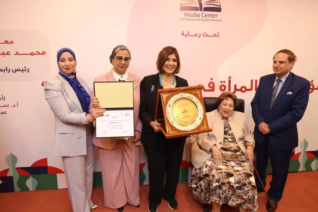 أمل عمار في مؤتمر الجامعة الحديثة: المرأة «قوة ناعمة» وجسر للتواصل بين الحضارات والثقافات 5 - جريدة الجمهورية IMG 20251029 WA0147 - جريدة الجمهورية