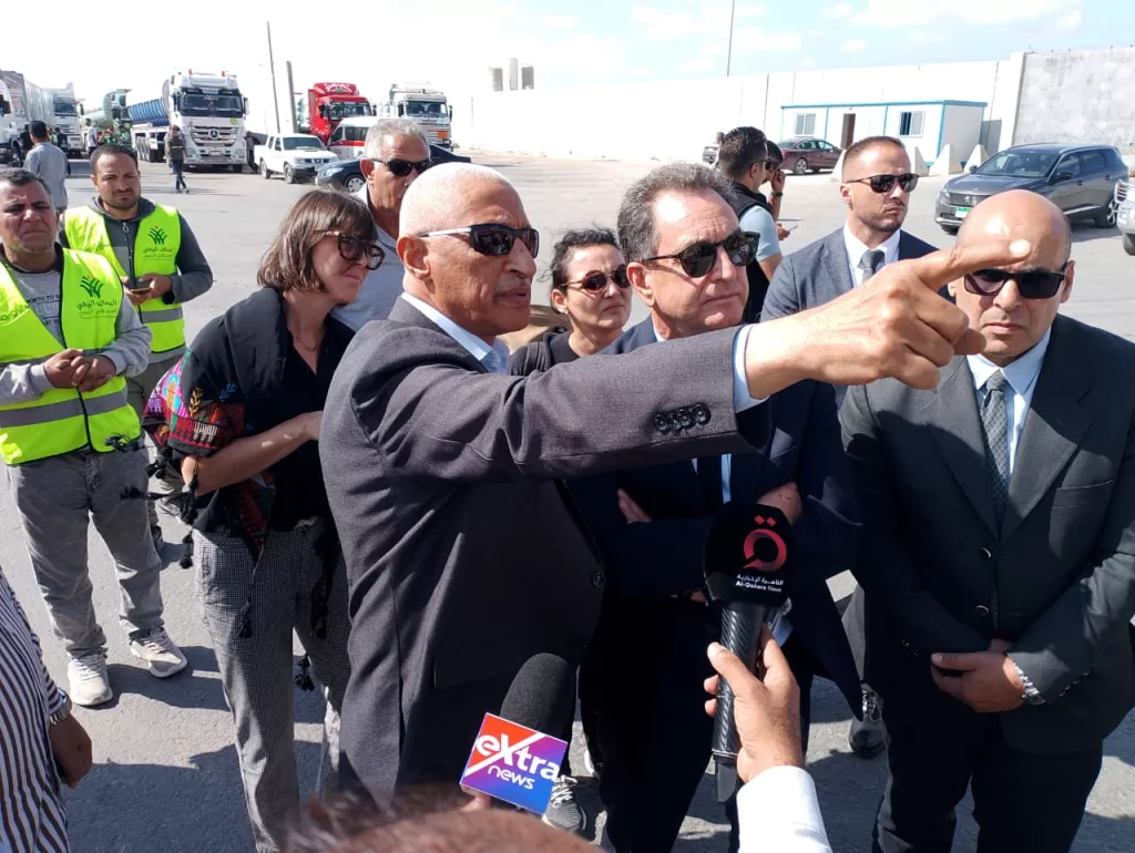 السفير الفرنسي يتفقد شاحنات المساعدات في معبر رفح 5 - جريدة الجمهورية IMG 20251030 WA0175 - جريدة الجمهورية