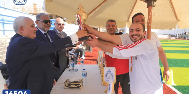 قيادات جامعة الريادة يشاركون الطلاب مهرجان انطلاق الأنشطة الطلابية