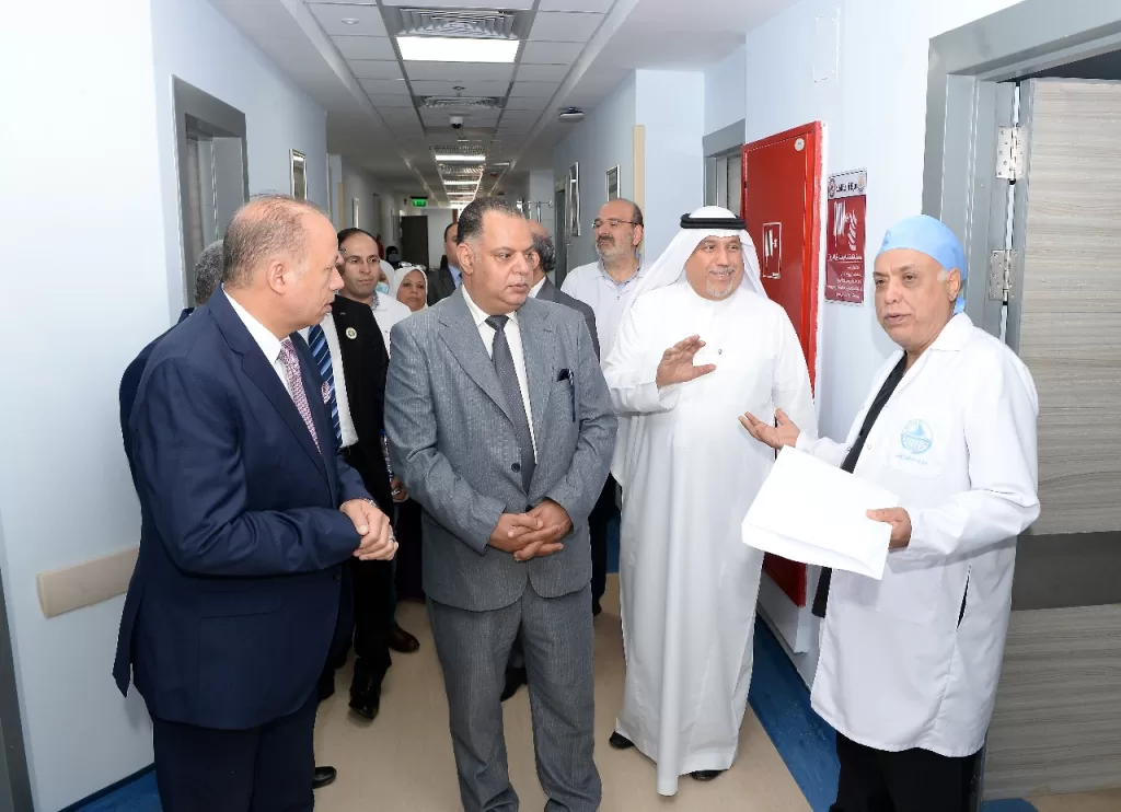 جولة تفقدية لرئيس جامعة الملك فيصل بجامعة المنصورة 3 - جريدة الجمهورية WhatsApp Image 2025 10 02 at 3.29.40 PM - جريدة الجمهورية