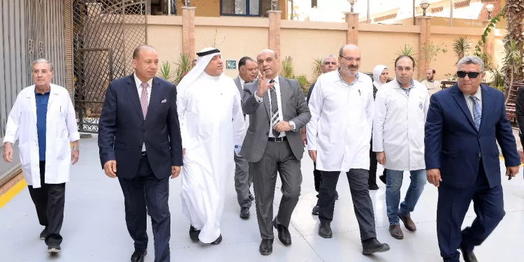 جولة تفقدية لرئيس جامعة الملك فيصل بجامعة المنصورة