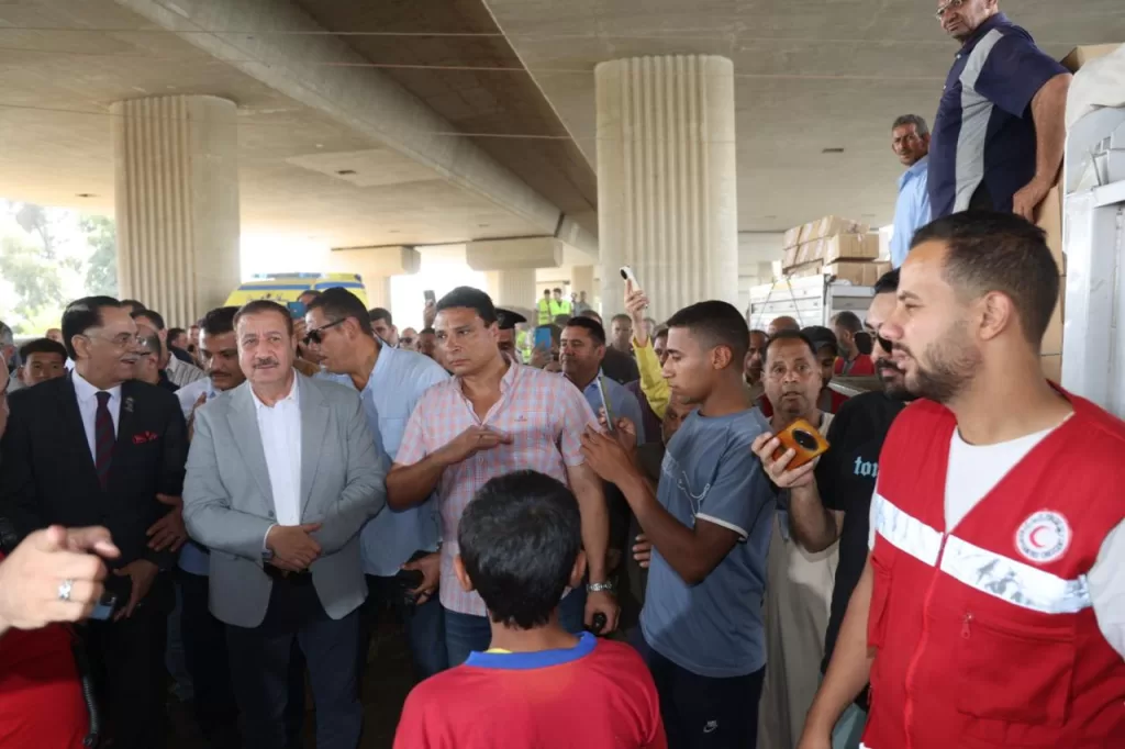 محافظ المنوفية يوجه قوافل طبية وغذائية عاجلة لدعم أهالي «دلهمو» المتضررين من فيضان النيل 2 - جريدة الجمهورية WhatsApp Image 2025 10 04 at 2.16.03 PM - جريدة الجمهورية