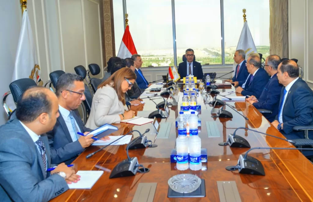 وزير التموين: إطلاق حملات توعية مكثفة.. ووعي المستهلك «خط الدفاع الأول» ضد الغش التجاري 2 - جريدة الجمهورية WhatsApp Image 2025 10 05 at 14.40.01 77070661 - جريدة الجمهورية