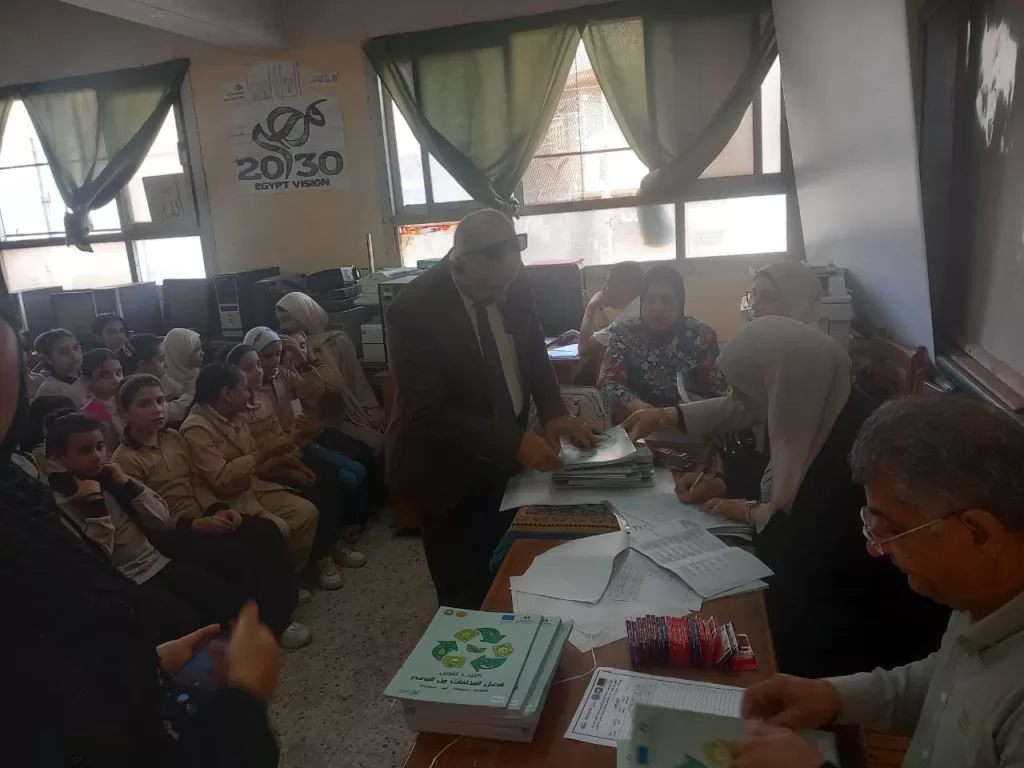 استمرار فعاليات حملة التوعية «نظافة محافظتنا... أكيد مسؤوليتنا» 4 - جريدة الجمهورية WhatsApp Image 2025 10 06 at 2.55.44 PM 1 - جريدة الجمهورية