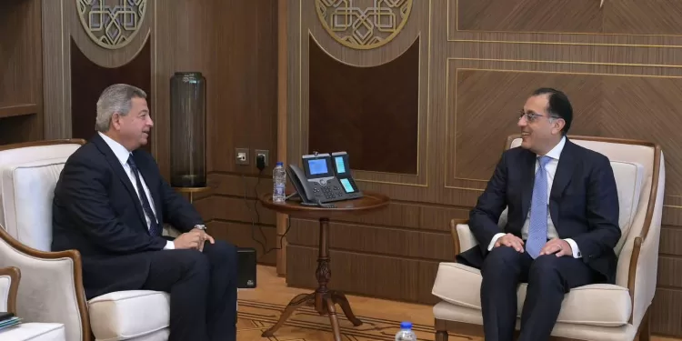 تنفيذًا لتوجيهات الرئيس: لجنة تطوير الإعلام المصري تعقد أول اجتماع بكامل تشكيلها برئاسة خالد عبدالعزيز