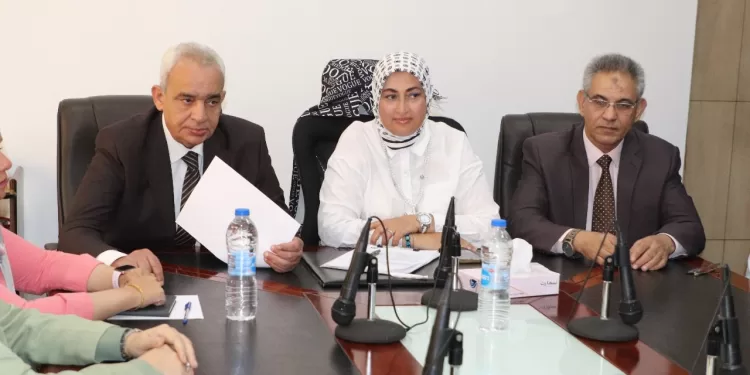 تجديد اعتماد الأيزو لكلية الإعلام بجامعة القاهرة في «الجودة والصحة المهنية واستمرارية الأعمال»