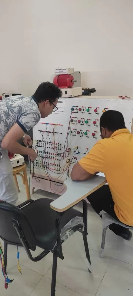 عميد هندسة الأزهر: هدفنا تخريج طالب يبدع ويفكر ويبتكر.. ونمتلك مشروعات معالجة مياه الصرف الصناعي للمصانع كثيفة الاستهلاك 10 - جريدة الجمهورية WhatsApp Image 2025 10 17 at 2.01.23 PM - جريدة الجمهورية