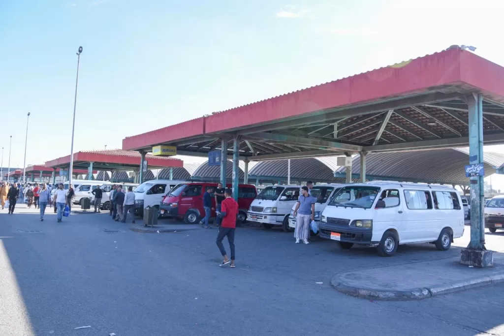 محافظ الإسكندرية يسحب سيارة أجرة لم يلتزم سائقها بتعريفة الركوب 4 - جريدة الجمهورية WhatsApp Image 2025 10 18 at 5.02.51 PM - جريدة الجمهورية