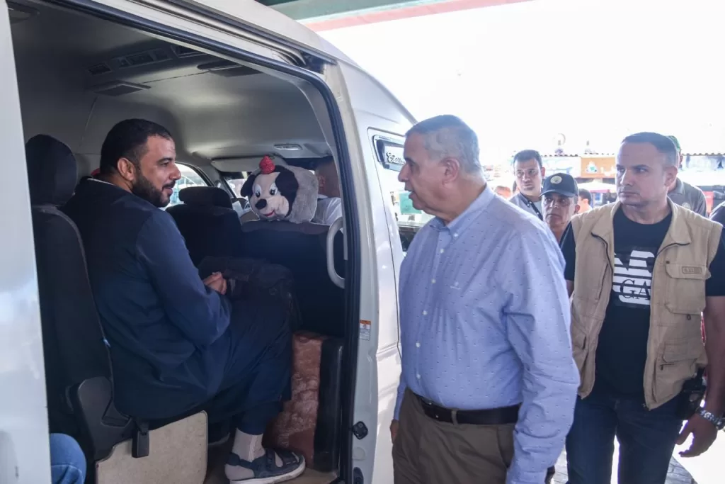 محافظ الإسكندرية يسحب سيارة أجرة لم يلتزم سائقها بتعريفة الركوب 7 - جريدة الجمهورية WhatsApp Image 2025 10 18 at 5.02.54 PM - جريدة الجمهورية