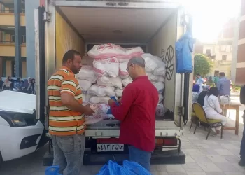 تنفيذًا لتوجيهات القيادة السياسية.. قوافل الخير تواصل دعم المواطنين بالإسكندرية 6 - جريدة الجمهورية تنفيذًا لتوجيهات القيادة السياسية.. قوافل الخير تواصل دعم المواطنين بالإسكندرية