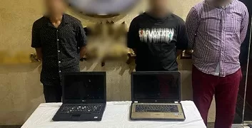 ثلاثة في مهمة إجرامية.. يستولون على أرقام المحمول المميزة من أصحابها بألاعيبهم سقطوا أثناء بيعها على «فيسبوك» بالتزوير