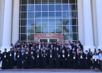 البابا تواضروس يلتقي وفود العائلتين الأرثوذكسيتين في «لوجوس» 3 - جريدة الجمهورية البابا تواضروس يلتقي وفود العائلتين الأرثوذكسيتين في «لوجوس»