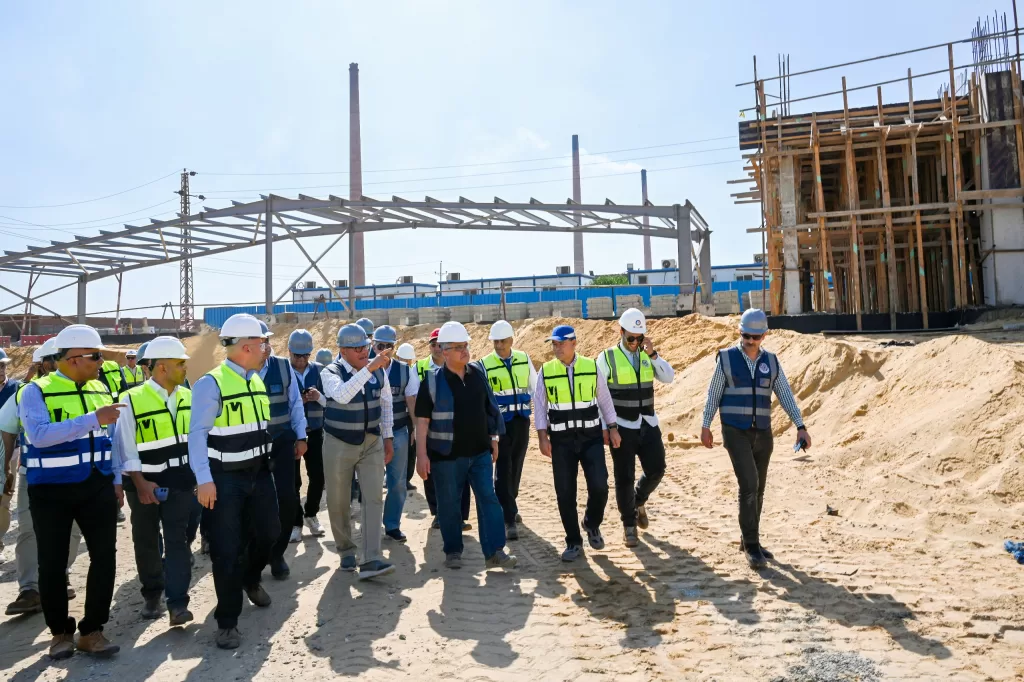 بالتعاون مع البنك الأوروبي: رئيس «العربية للتصنيع» يطمئن على سير العمل بمشروع مصنع المخلفات الصلبة ببلقاس 2 - جريدة الجمهورية WhatsApp Image 2025 10 27 at 14.03.55 fcade010 - جريدة الجمهورية