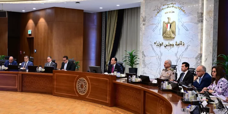 «الوزراء» يُقر تخفيضًا بنسبة 25% على التصالح في حالة السداد الفوري ويوافق على منح «الرخصة الذهبية» لـ«أميسال» 1 - جريدة الجمهورية مدبولي: المتحف المصري الكبير سيضخ «دفعة سياحية كبرى» لمصر.. شاشات عملاقة في الميادين لمشاهدة الافتتاح في كل المحافظات
