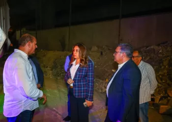 البيئة: جولة ليلية لمتابعة جهود النظافة والتجميل استعدادًا لافتتاح المتحف المصري الكبير 3 - جريدة الجمهورية البيئة: جولة ليلية لمتابعة جهود النظافة والتجميل استعدادًا لافتتاح المتحف المصري الكبير