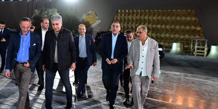 رئيس الوزراء يتابع اللمسات النهائية استعدادًا للاحتفالية المهيبة لافتتاح المتحف المصري الكبير 1 - جريدة الجمهورية رئيس الوزراء يتابع اللمسات النهائية استعدادًا للاحتفالية المهيبة لافتتاح المتحف المصري الكبير