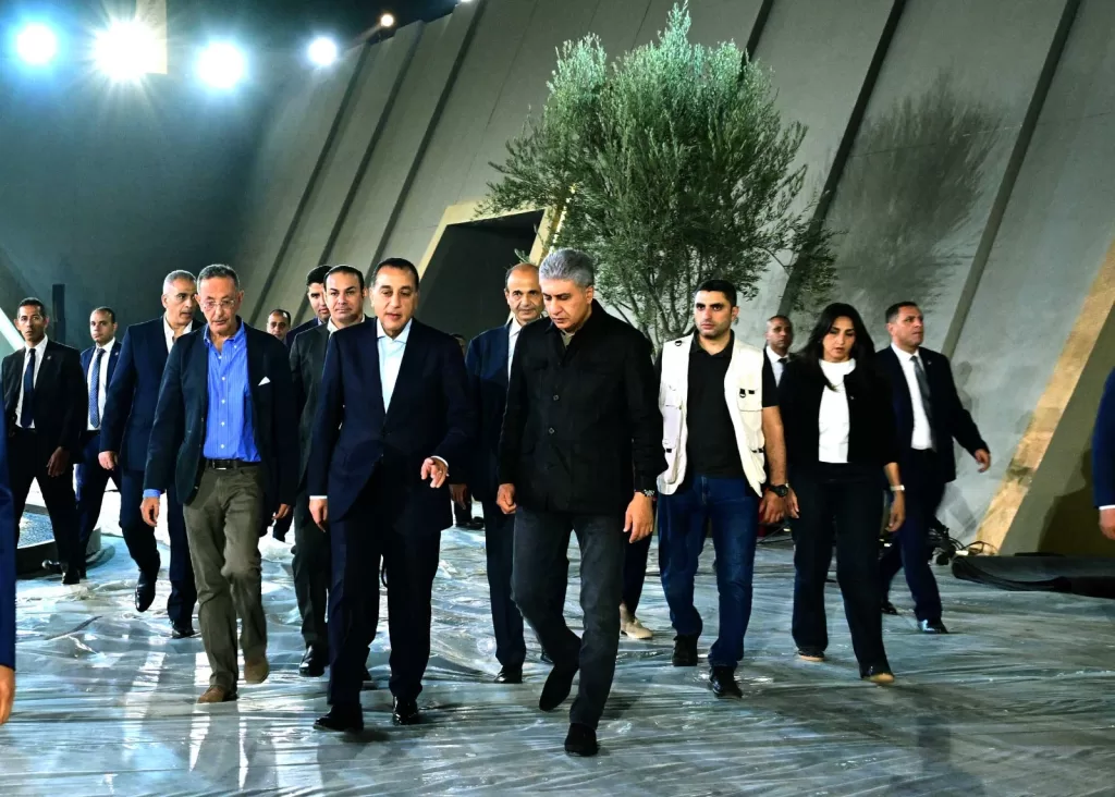 رئيس الوزراء يتابع اللمسات النهائية استعدادًا للاحتفالية المهيبة لافتتاح المتحف المصري الكبير 2 - جريدة الجمهورية WhatsApp Image 2025 10 29 at 9.28.28 PM 1 - جريدة الجمهورية