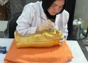 مصر تخلّد فعالية افتتاح المتحف بدعوة فنية مستوحاة من تابوت الملك الذهبي 3 - جريدة الجمهورية مصر تخلّد فعالية افتتاح المتحف بدعوة فنية مستوحاة من تابوت الملك الذهبي