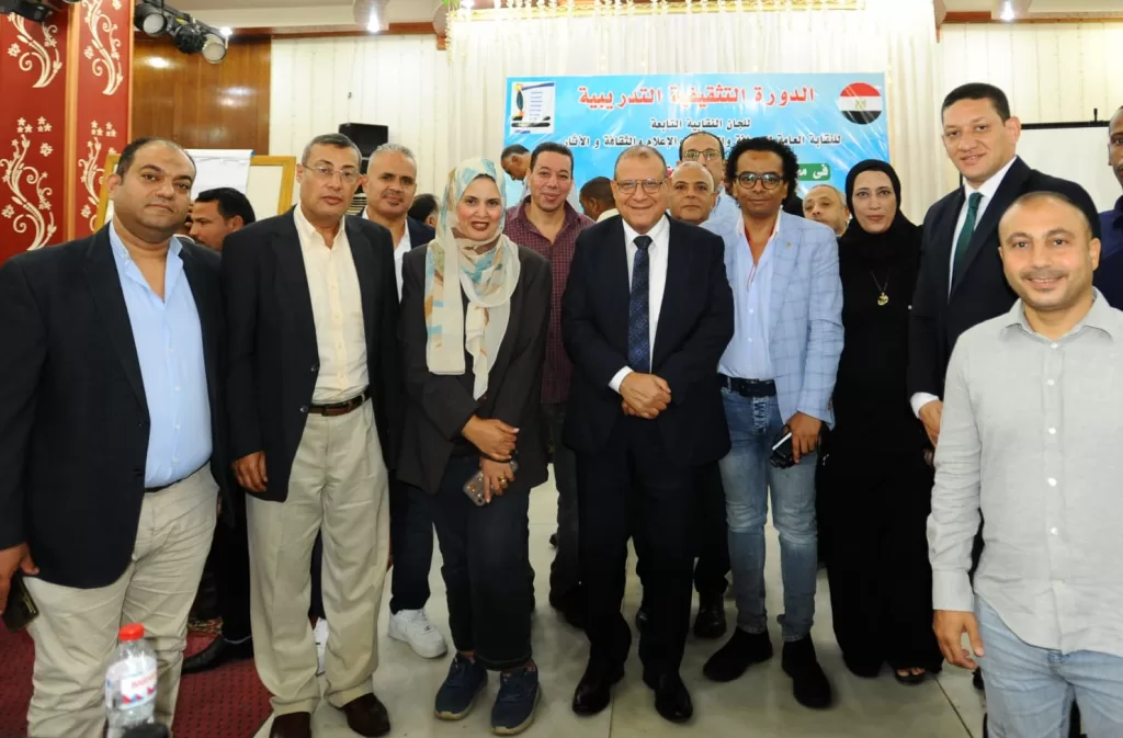 «عبقرية قانون العمل الجديد».. خبير التشريعات العمالية د. مجدي شرارة يستعرض آليات القانون ودوره في منع الفصل التعسفي 8 - جريدة الجمهورية WhatsApp Image 2025 10 30 at 9.12.02 PM 1 - جريدة الجمهورية