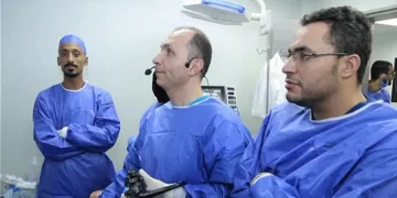 جامعة حلوان تشارك بعملية مناظير دقيقة في المؤتمر الدولي الثاني بجدة