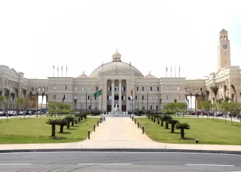 رئيس جامعة القاهرة يهنئ عميدي الزراعة والطب البيطري الجديدين ويؤكد أهمية تطوير الأداء والارتقاء بالعملية التعليمية 2 - جريدة الجمهورية رئيس جامعة القاهرة يهنئ عميدي الزراعة والطب البيطري الجديدين ويؤكد أهمية تطوير الأداء والارتقاء بالعملية التعليمية