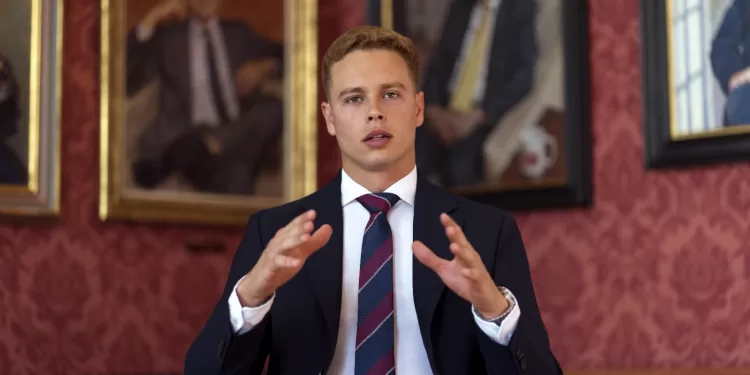 ما سر قوة الدولار؟ إجابات يقدمها خوليو ألونسو أورتيغا 1 - جريدة الجمهورية ما سر قوة الدولار؟ إجابات يقدمها خوليو ألونسو أورتيغا