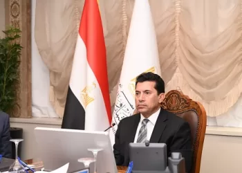 وزير الشباب والرياضة يعقد إجتماعاً مع مديري المديريات بجميع المحافظات عبر الفيديو كونفراس