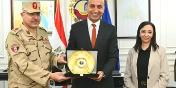 «عازر» تستقبل مدير جمعية المحاربين القدماء.. وتؤكد دعم أبطال الوطن وأسر الشهداء واجب وطني