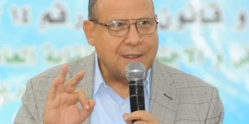 «كلنا كده عايزين صورة».. نائب رئيس اتحاد العمال يكشف سرّ خروج المصريين إلى صناديق انتخابات النواب