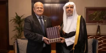 «د. الخشت» و«الشيخ العيسى» يناقشان تعزيز الانتقال من «تجديد الخطاب» إلى إعادة بناء المنظومة المعرفية