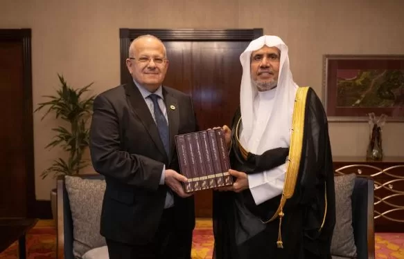 «د. الخشت» و«الشيخ العيسى» يناقشان تعزيز الانتقال من «تجديد الخطاب» إلى إعادة بناء المنظومة المعرفية