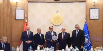 جامعة حلوان تحصد لقب «أفضل جامعة صديقة للبيئة» لعام 2024/2025