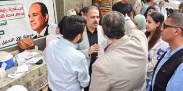 «محافظ الشرقية» يوجه بإجراء جراحة عاجلة لطفل وتوفير الرعاية الصحية الكاملة له