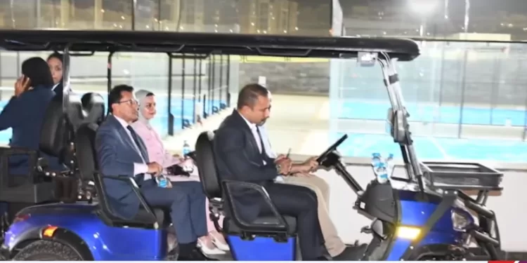 صبحي يصطحب وزيرة شؤون الشباب بالبحرين في جولة داخل أروقة نادي «النادي» بالعاصمة الإدارية