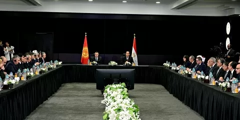 عقب عودته من الدوحة.. رئيس الوزراء يشارك في مائدة مستديرة اقتصادية مع رئيس «قيرغيزستان» 3 - جريدة الجمهورية 2 28 - جريدة الجمهورية
