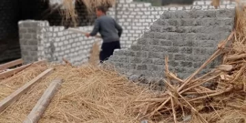 إزالة 16 حالة تعدى بالبناء على أملاك الدولة بالشرقية