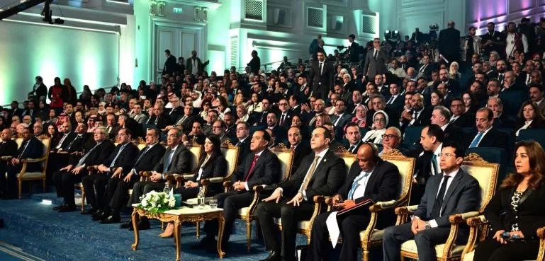 «رئيس الوزراء» يشارك في احتفالية الذكرى السادسة لمنظومة التأمين الصحي الشامل.. وتكريم الرواد الأوائل 2 - جريدة الجمهورية 3 128 - جريدة الجمهورية