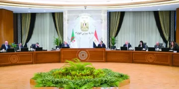 توجيهات رئاسية بتطوير التعاون مع الجزائر إلى الشراكة الإستراتيجية