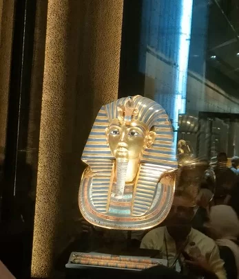 بمشاركة جماهيرية غير مسبوقة.. «المتحف المصري الكبير» يختبر خدمة الدليل الصوتي الجديدة 6 - جريدة الجمهورية 3 14 - جريدة الجمهورية