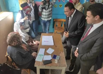 بالحماس والتفاؤل.. «كبار السن» في مطروح يتسابقون للإدلاء بأصواتهم